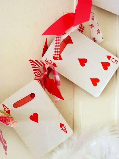 Look at top 10 easy and quick Valentine's Day Decor Ideas. #valentinesdaydecor #valentinesday #diyvalentinesday