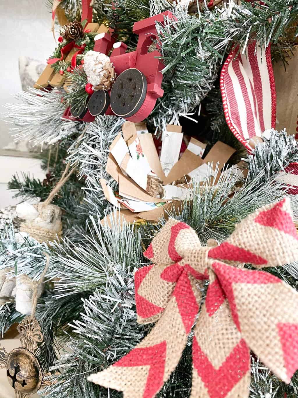 Pine Cone Christmas Trees DIY - Kippi at Home